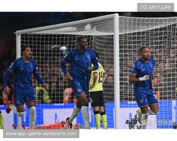 切尔西在斯坦福桥稳扎稳打，恩昆库连线流畅